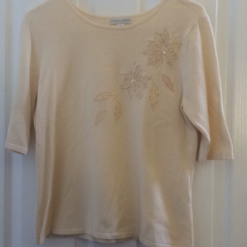 FINAL MARKDOWN Ladies casual corner sweater large